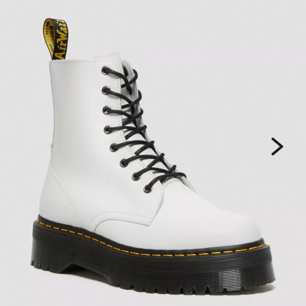 Dr. Martens Jadon boot